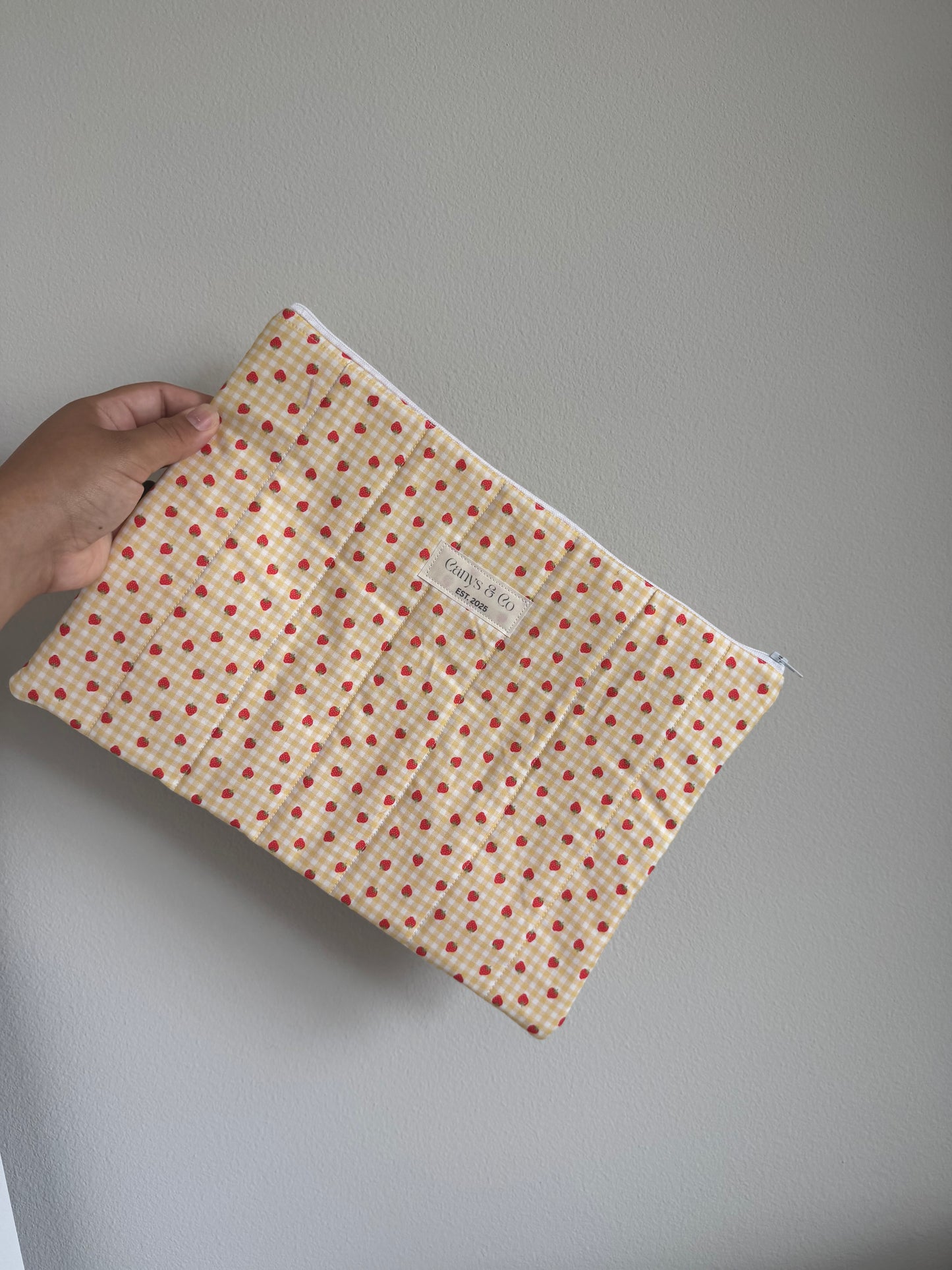 Fresas Laptop sleeve