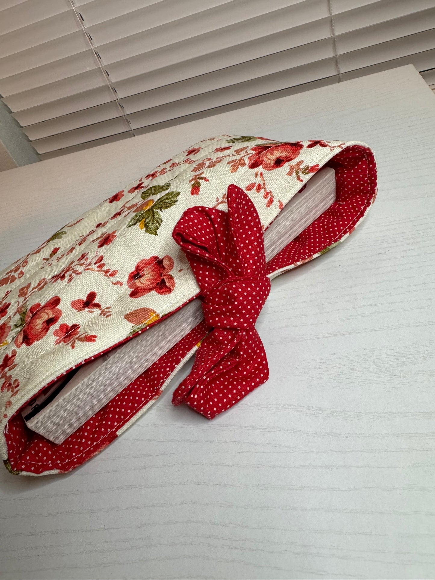 Red Flowers book sleeve - Canys & Co