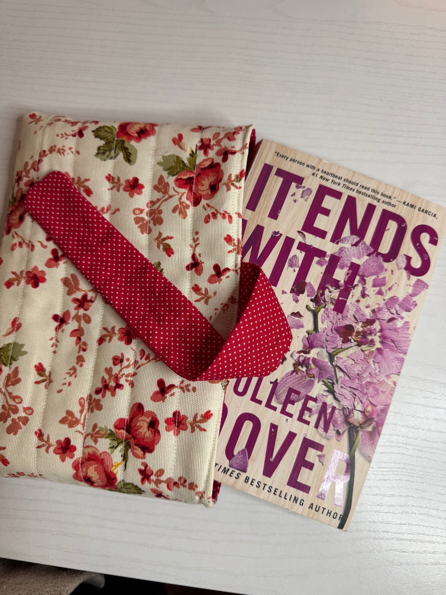 Red Flowers book sleeve - Canys & Co