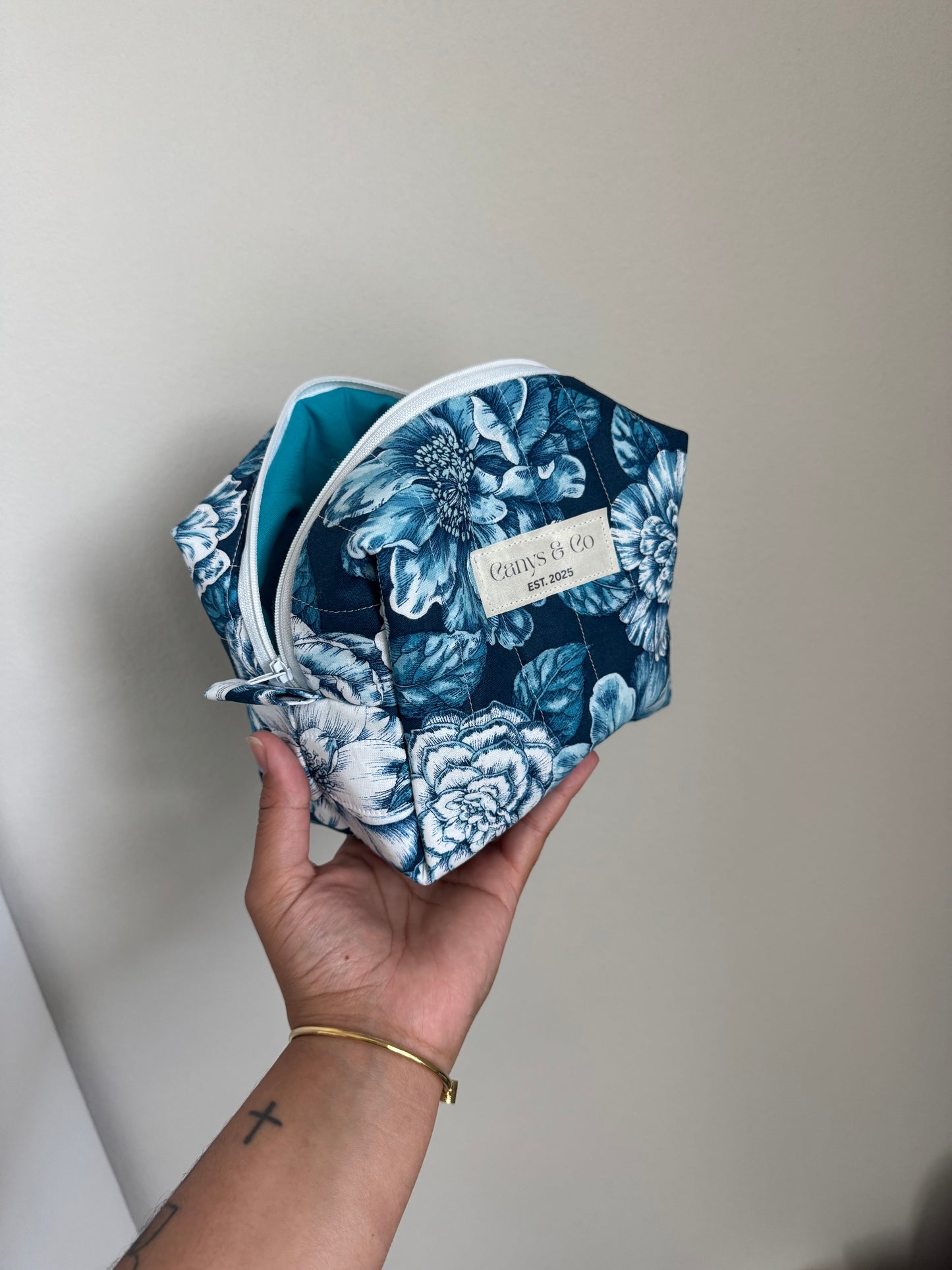 Blue peony Makeup bag Medium