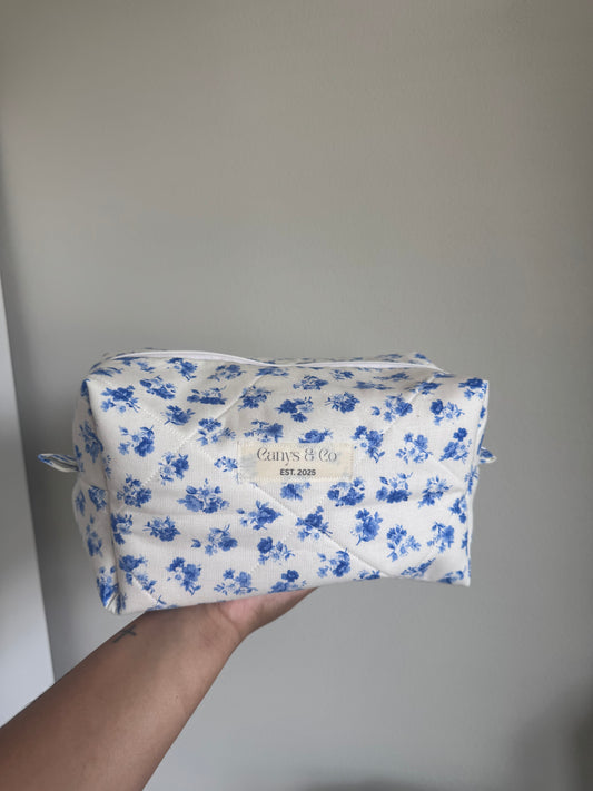 Blue bouquets Makeup bag Large