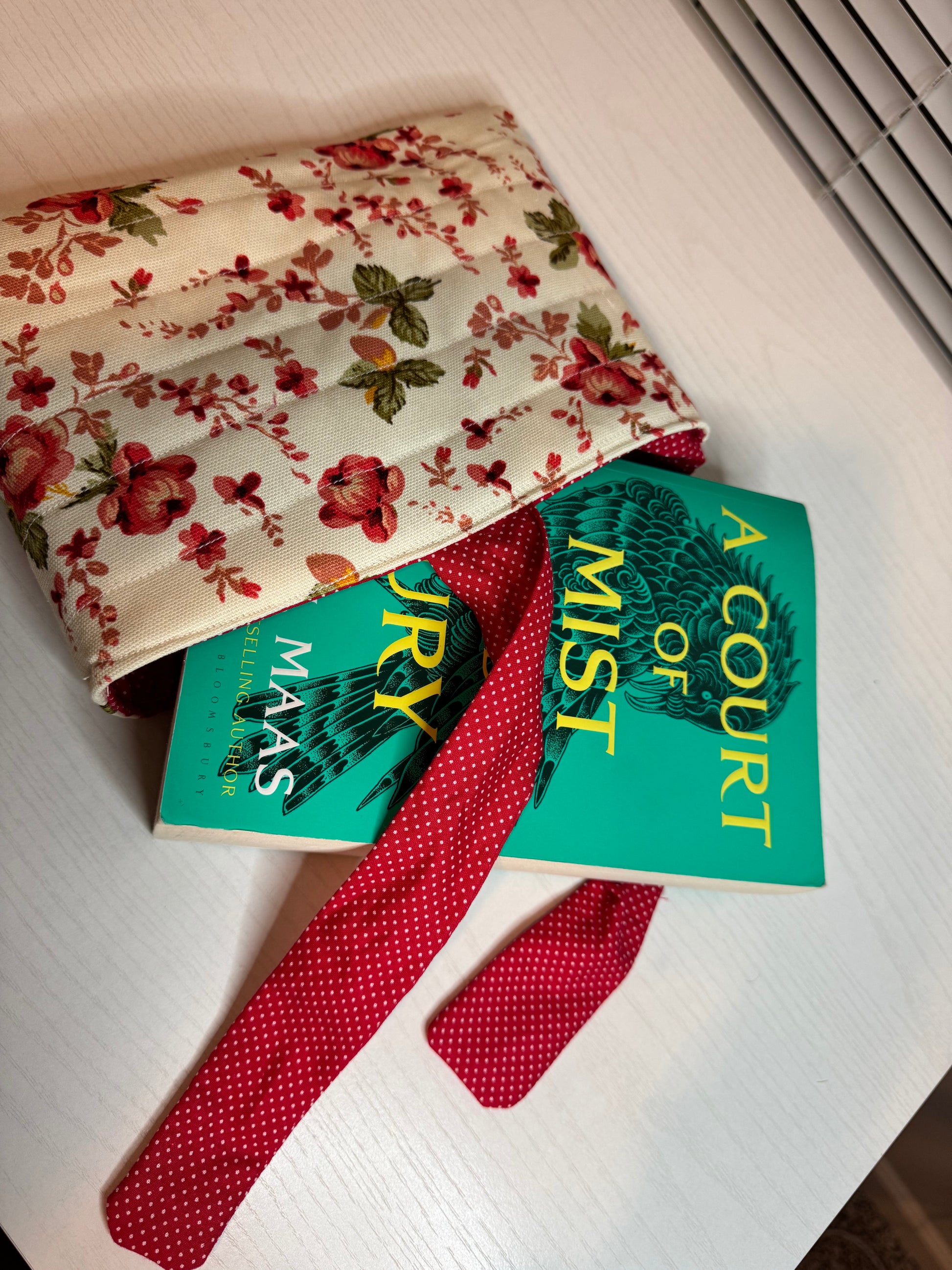 Red Flowers book sleeve - Canys & Co