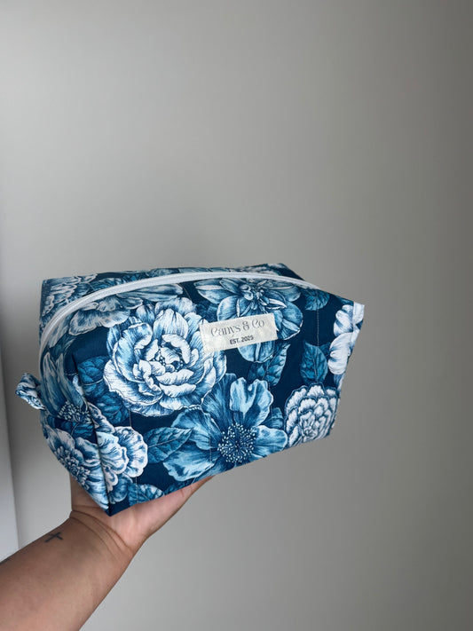 Blue peony Makeup bag (L)