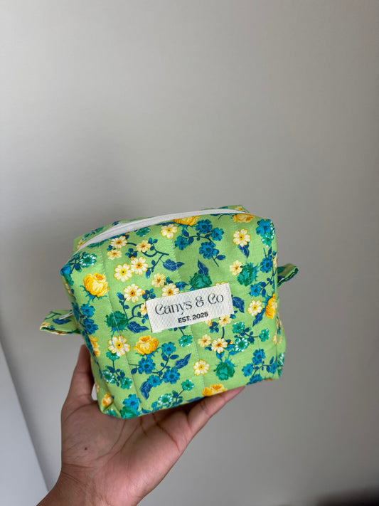 Green flowers Makeup bag Medium