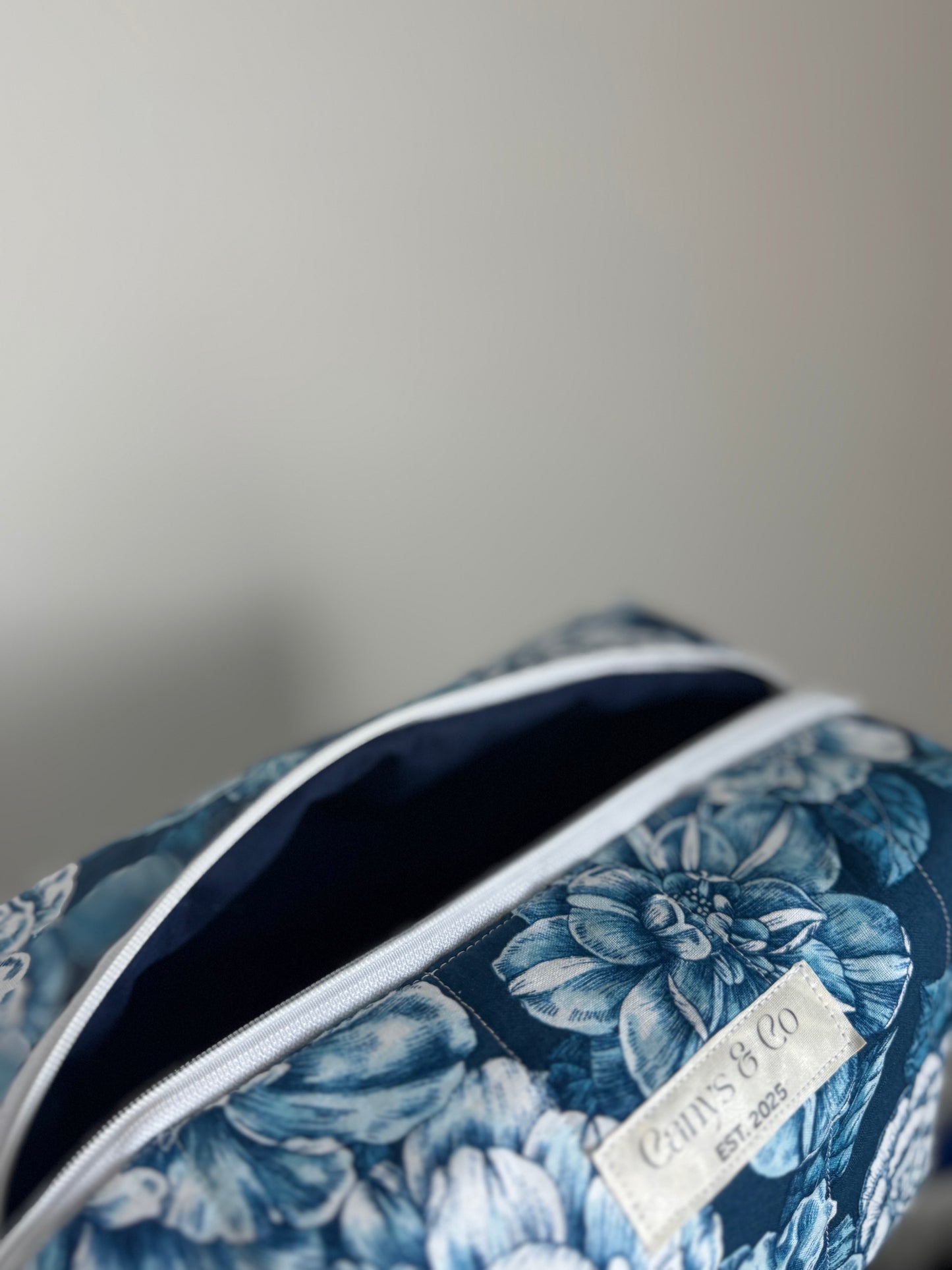 Blue peony Makeup bag (L)