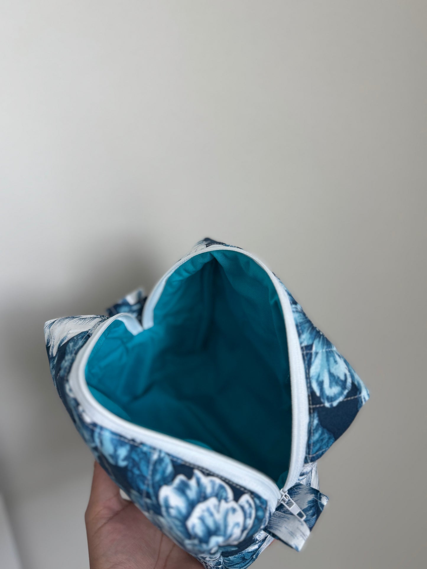 Blue peony Makeup bag Medium