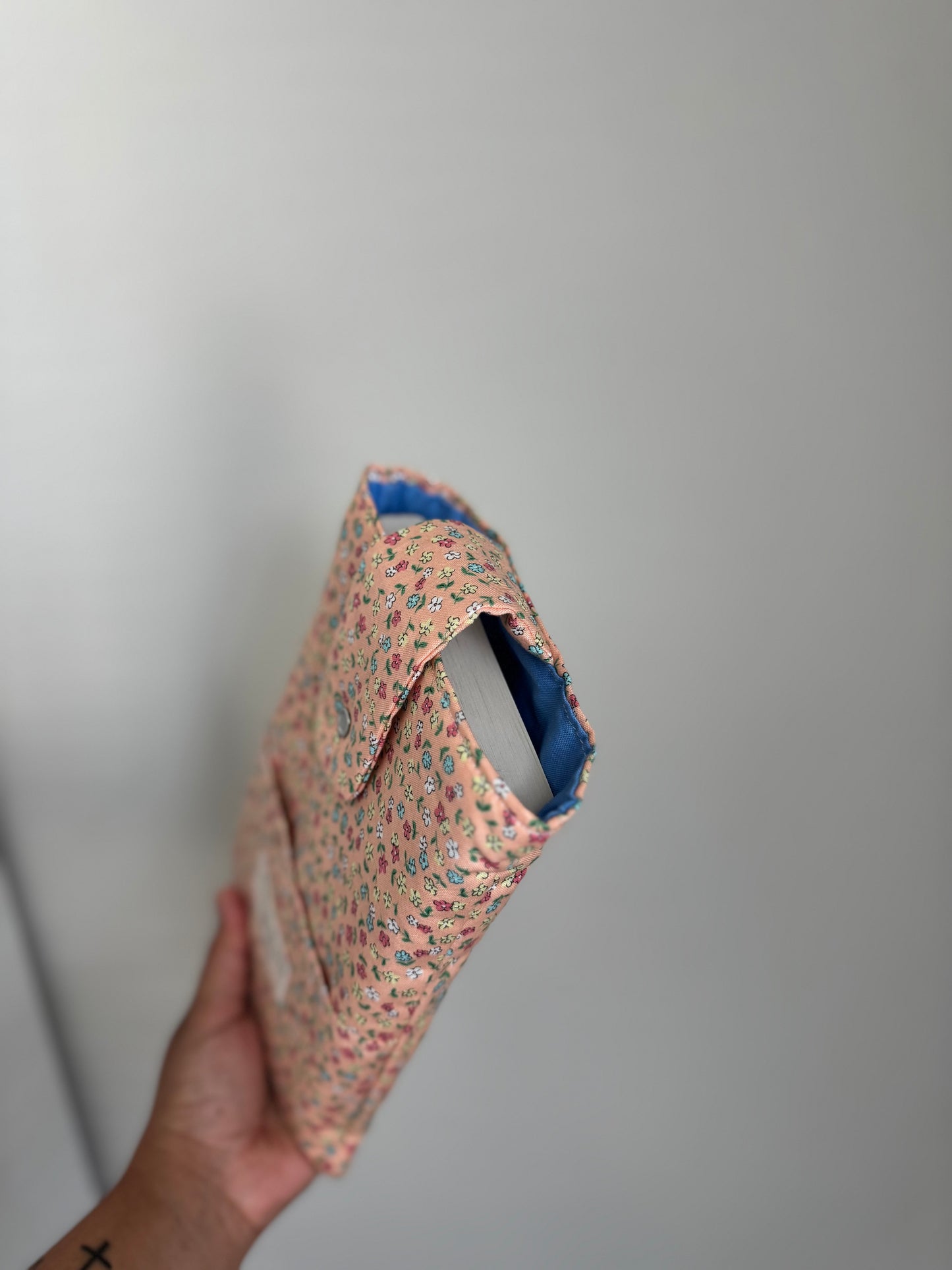 Peachy(R) Book sleeve
