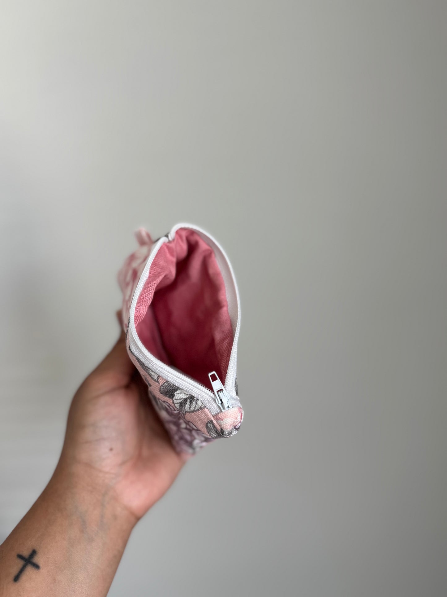 Pink roses wallet