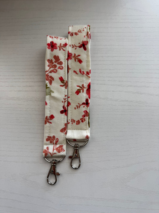 Red roses wristlet